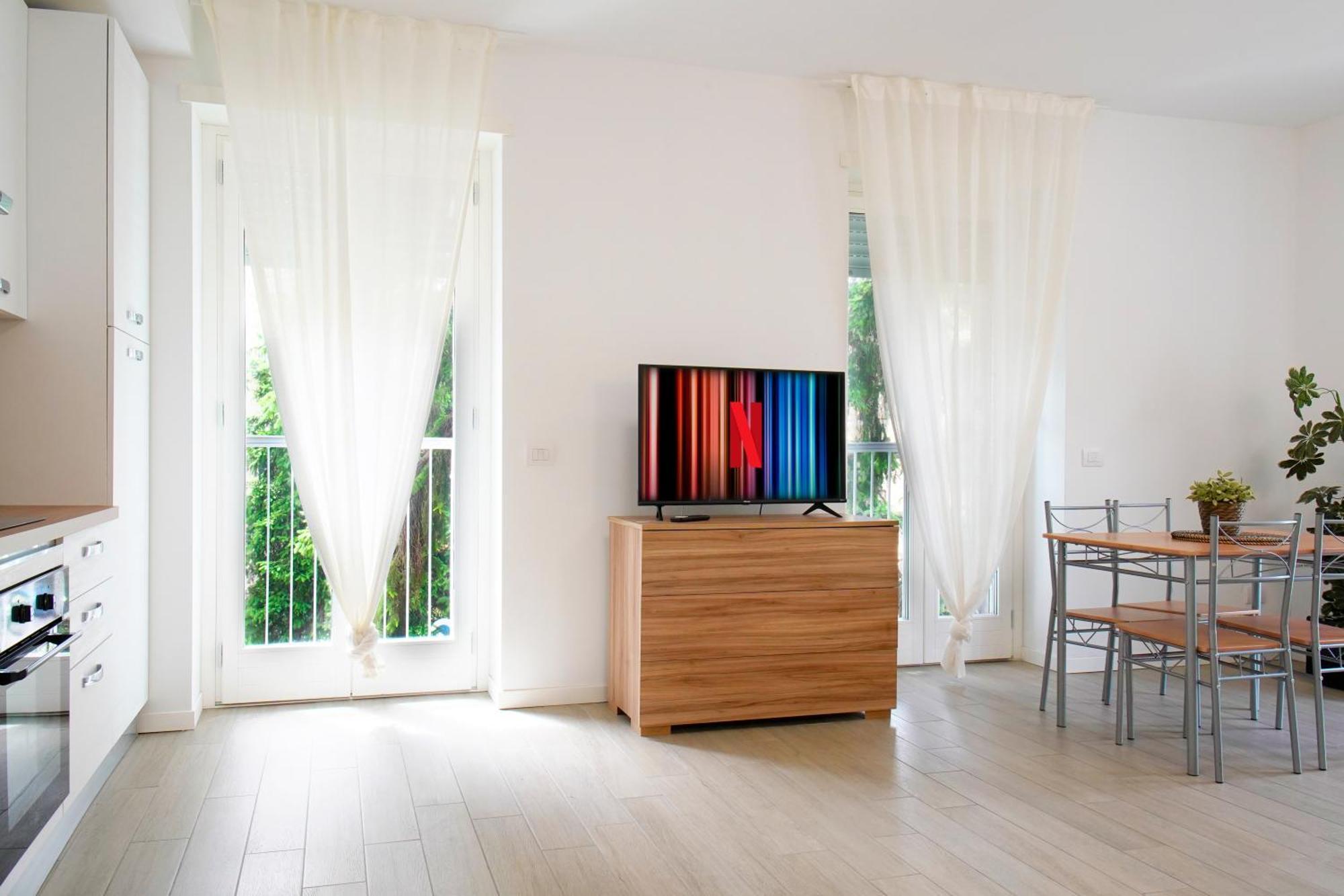 Casa Ideale Tim Appartmanti Moderni Vicina Al Centro Лекко Экстерьер фото