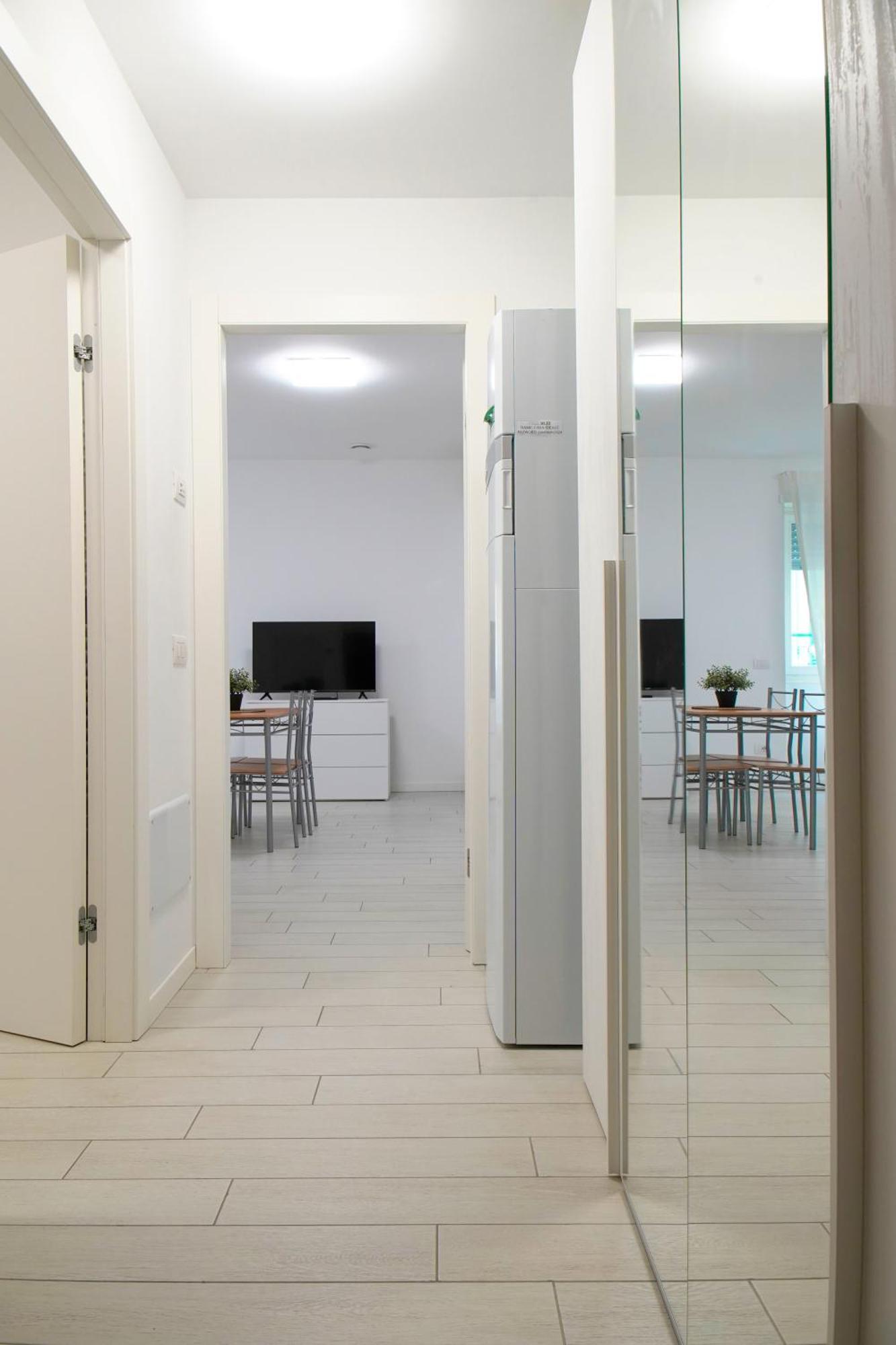 Casa Ideale Tim Appartmanti Moderni Vicina Al Centro Лекко Экстерьер фото